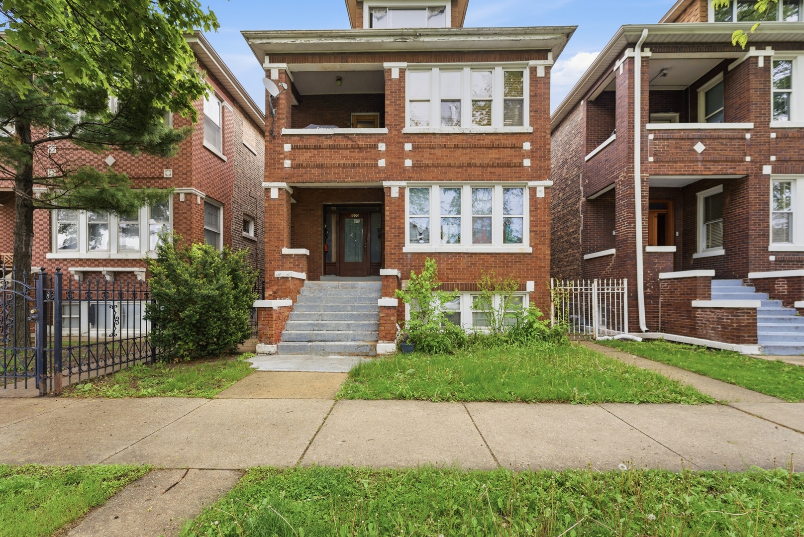 1605 S 49th Court