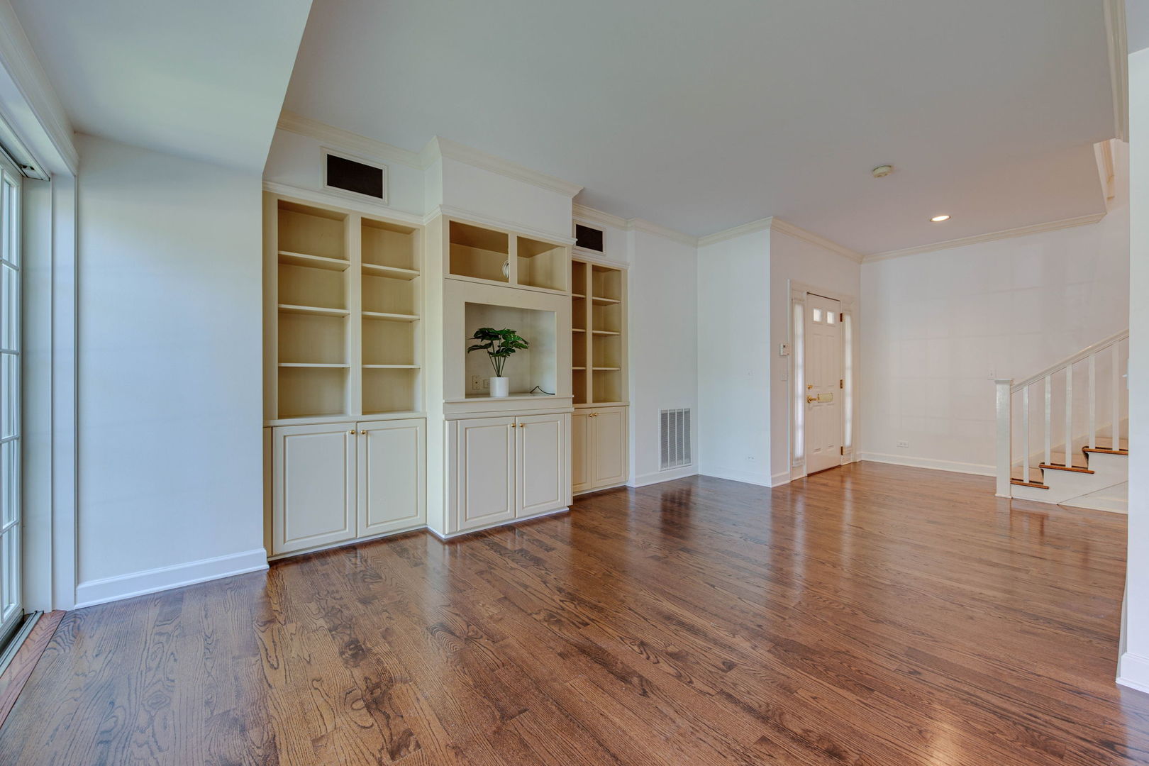111 E Laurel Avenue