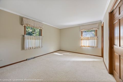 Tiny photo for 577 Lee Street, Glen Ellyn, IL 60137 (MLS # 12502726)