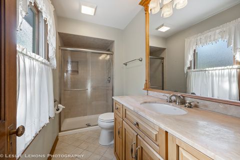 Tiny photo for 577 Lee Street, Glen Ellyn, IL 60137 (MLS # 12502726)