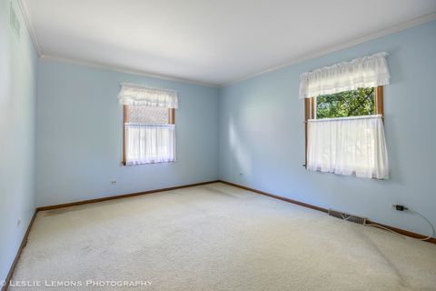 Tiny photo for 577 Lee Street, Glen Ellyn, IL 60137 (MLS # 12502726)