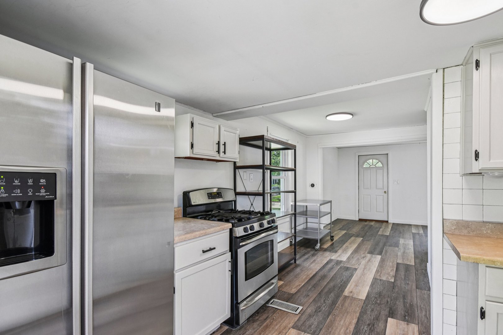 102 N Ahrens Avenue