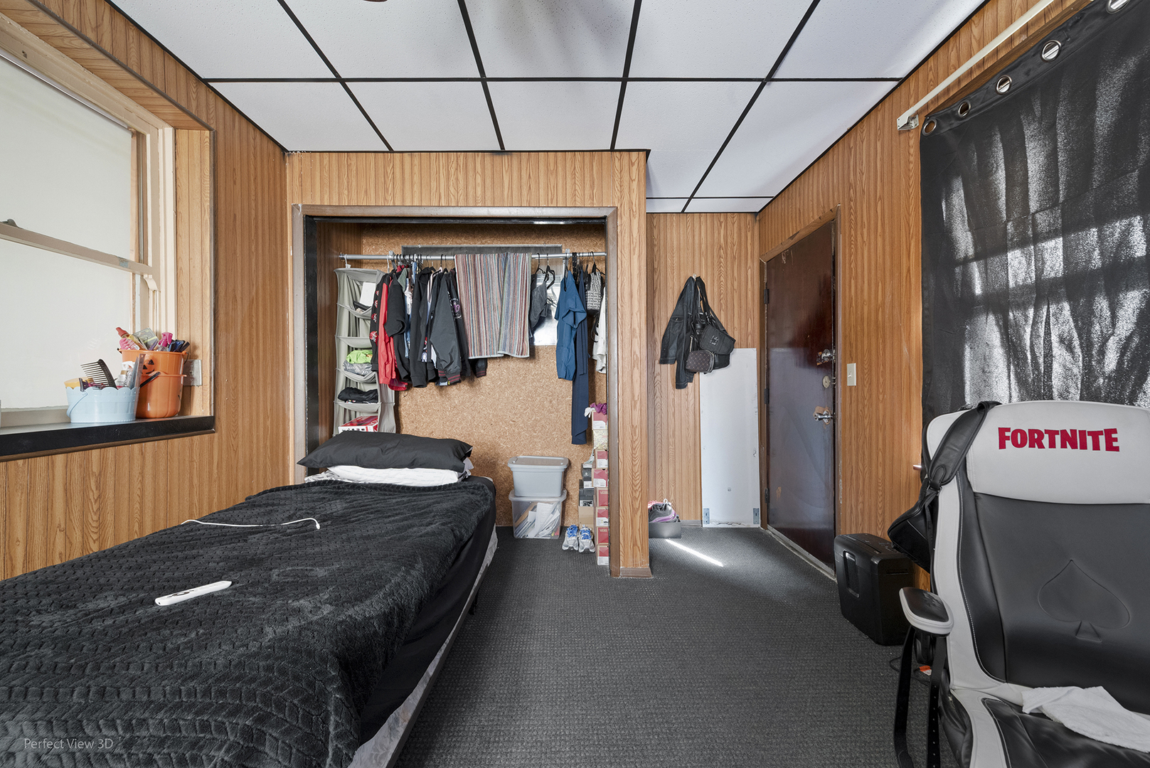 7847 S Maryland Avenue