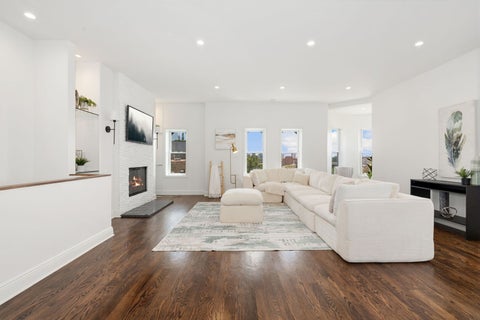 Tiny photo for 958 W Willow Street #4, Chicago, IL 60614 (MLS # 12755432)