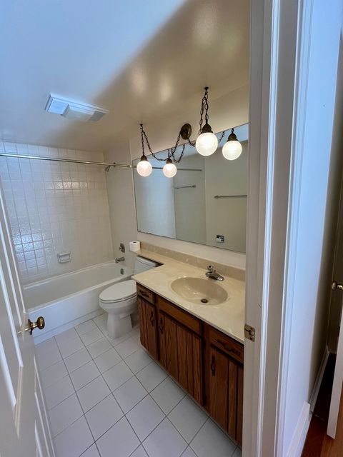 Tiny photo for 315 Bluff Court #C, Lake Barrington, IL 60010 (MLS # 12495458)