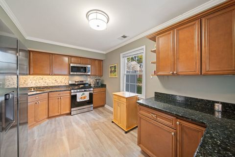 Tiny photo for 1290 Wandsworth Circle, Roselle, IL 60172 (MLS # 12509524)