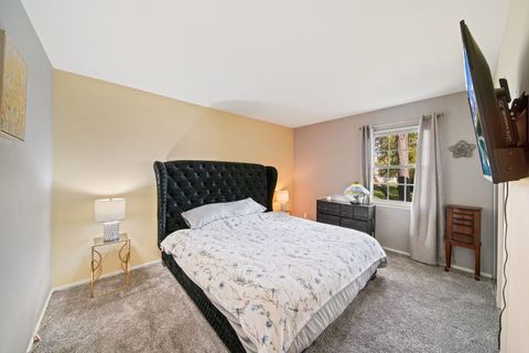 Tiny photo for 1290 Wandsworth Circle, Roselle, IL 60172 (MLS # 12509524)