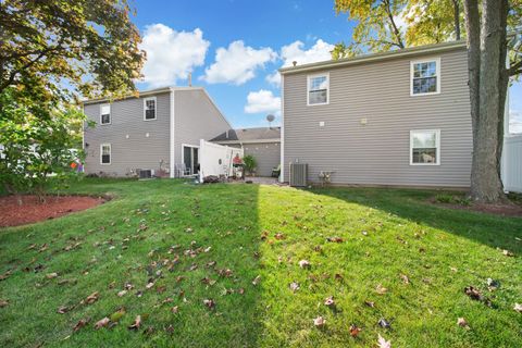 Tiny photo for 1290 Wandsworth Circle, Roselle, IL 60172 (MLS # 12509524)