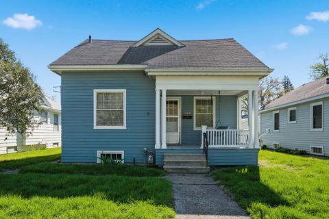 Tiny photo for 1908 24th Street, Moline, IL 61265 (MLS # 12621975)