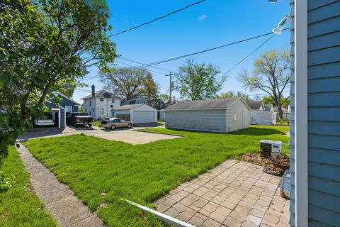 Tiny photo for 1908 24th Street, Moline, IL 61265 (MLS # 12621975)