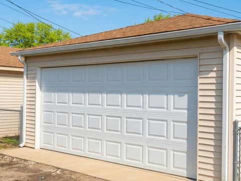 Tiny photo for 2605 W 83rd Place, Chicago, IL 60652 (MLS # 12578673)