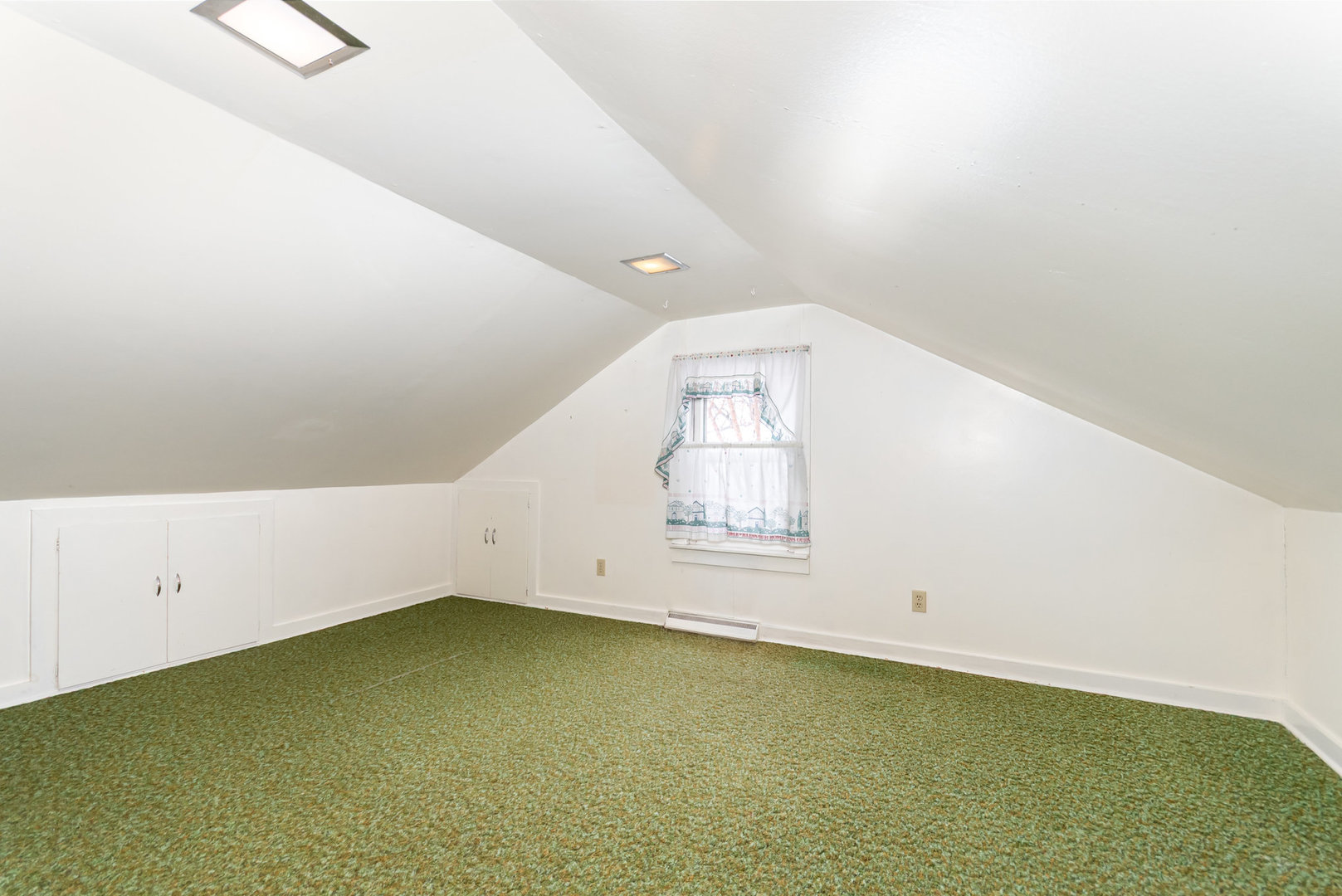 Palos Hills, Illinois 60465, United States, 5 Bedrooms Bedrooms, ,2 BathroomsBathrooms,Residential,Active,252475