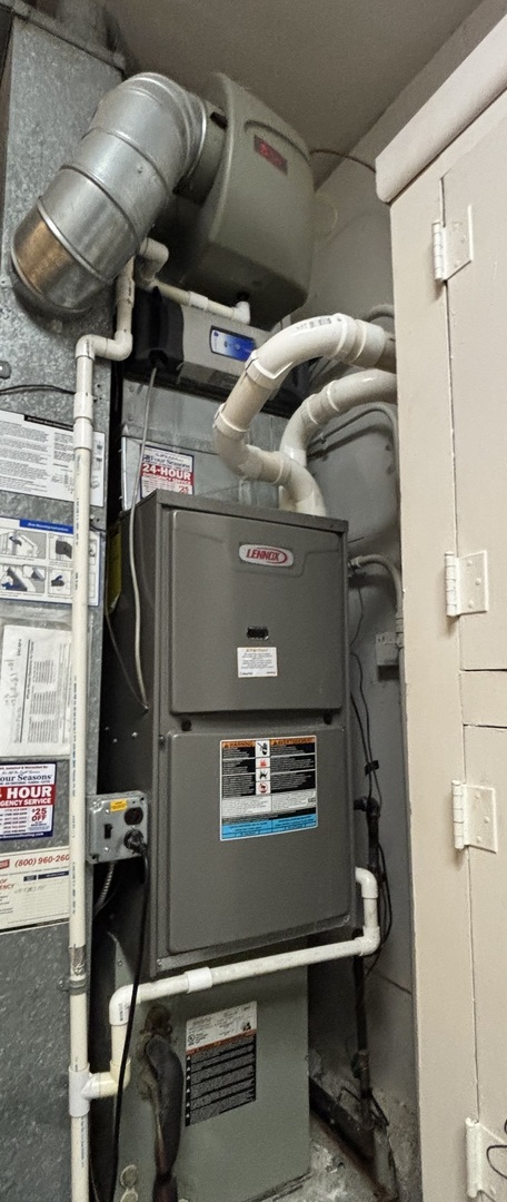 Palos Hills, Illinois 60465, United States, 5 Bedrooms Bedrooms, ,2 BathroomsBathrooms,Residential,Active,252475