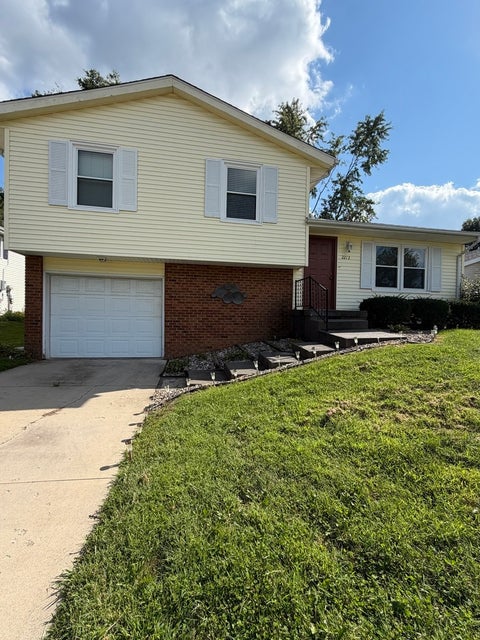 Photo of 2213 Clearwater Avenue, Bloomington, IL 61704 (MLS # 12745107)