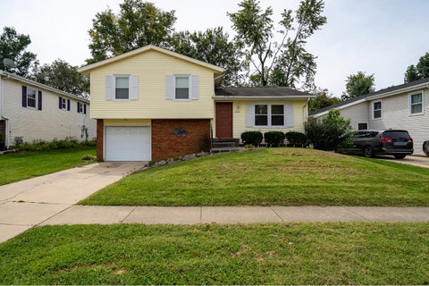 Tiny photo for 2213 Clearwater Avenue, Bloomington, IL 61704 (MLS # 12745107)