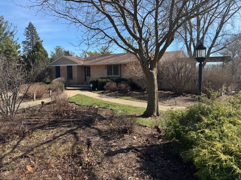 Photo of 635 Signal Hill Road, North Barrington, IL 60010 (MLS # 12616220)