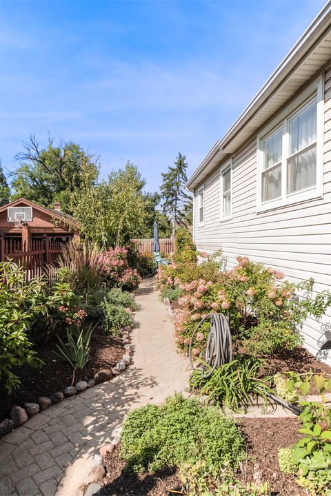 Tiny photo for 3842 Woodside Avenue, Brookfield, IL 60513 (MLS # 12485744)