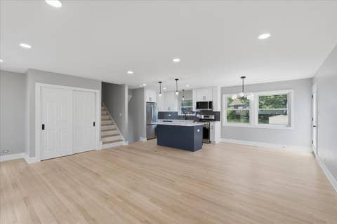 Tiny photo for 10 Linden Avenue, Buffalo Grove, IL 60089 (MLS # 12714711)