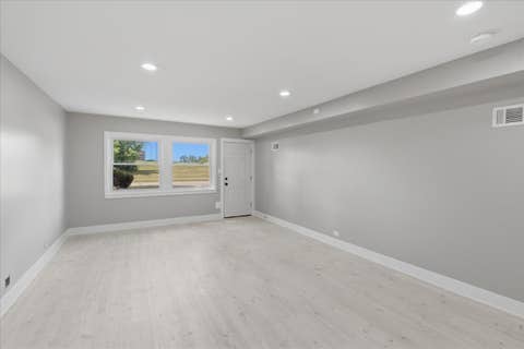 Tiny photo for 10 Linden Avenue, Buffalo Grove, IL 60089 (MLS # 12714711)