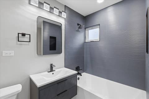 Tiny photo for 10 Linden Avenue, Buffalo Grove, IL 60089 (MLS # 12714711)