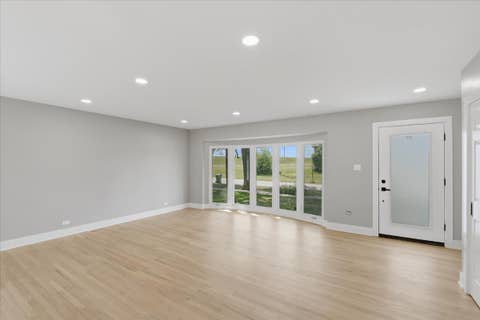 Tiny photo for 10 Linden Avenue, Buffalo Grove, IL 60089 (MLS # 12714711)