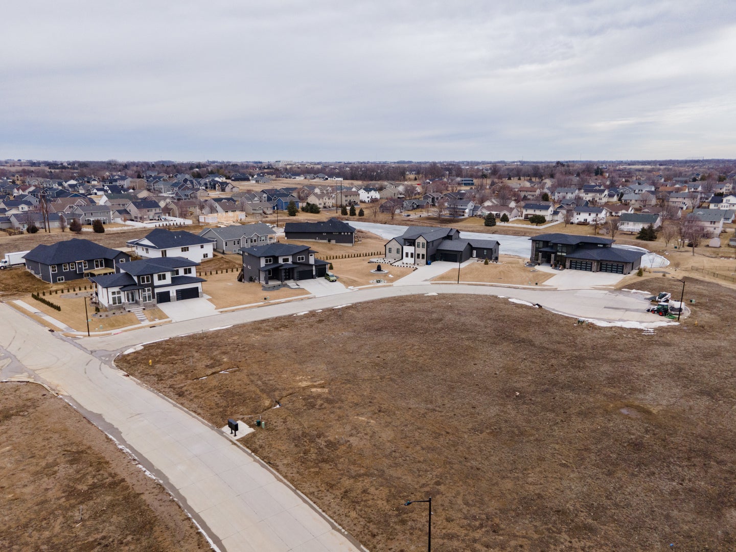 1705 E 59TH Court