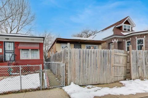 Tiny photo for 710 W 81st Place, Chicago, IL 60620 (MLS # 12532160)
