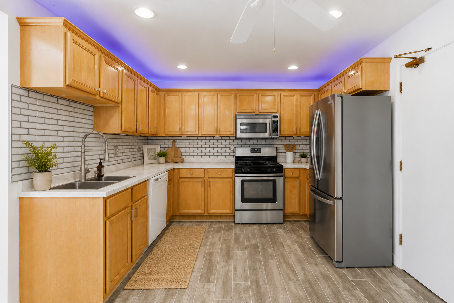 8828 N LESLIE Lane 104D