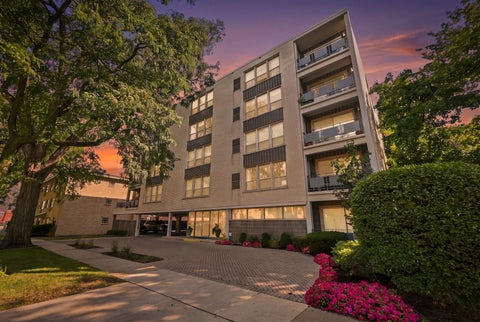 Tiny photo for 1535 Park Avenue #401, River Forest, IL 60305 (MLS # 12771848)