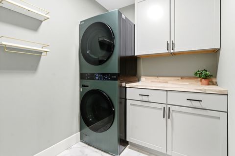 Tiny photo for 334 E Huntington Lane, Elmhurst, IL 60126 (MLS # 12601894)