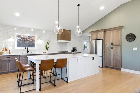 Tiny photo for 334 E Huntington Lane, Elmhurst, IL 60126 (MLS # 12601894)