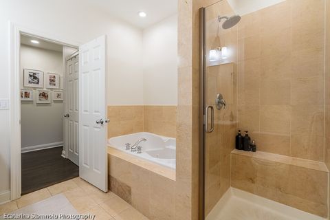 Tiny photo for 827 W Bradley Place #1E, Chicago, IL 60613 (MLS # 12552844)
