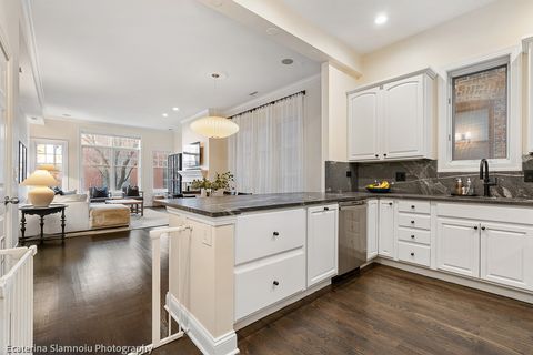 Tiny photo for 827 W Bradley Place #1E, Chicago, IL 60613 (MLS # 12552844)