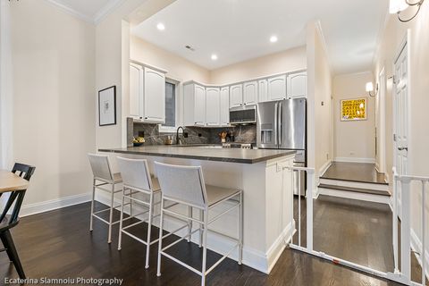 Tiny photo for 827 W Bradley Place #1E, Chicago, IL 60613 (MLS # 12552844)