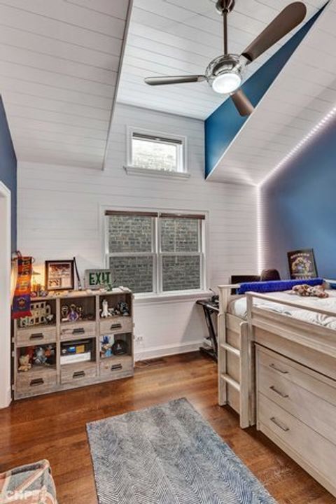 Tiny photo for 3851 N Hermitage Avenue, Chicago, IL 60613 (MLS # 12416686)