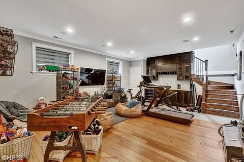 Tiny photo for 3851 N Hermitage Avenue, Chicago, IL 60613 (MLS # 12416686)