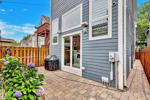 Tiny photo for 3851 N Hermitage Avenue, Chicago, IL 60613 (MLS # 12416686)