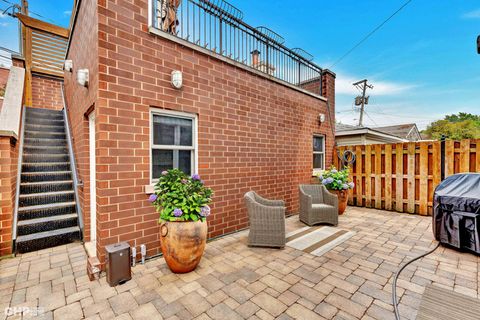 Tiny photo for 3851 N Hermitage Avenue, Chicago, IL 60613 (MLS # 12416686)