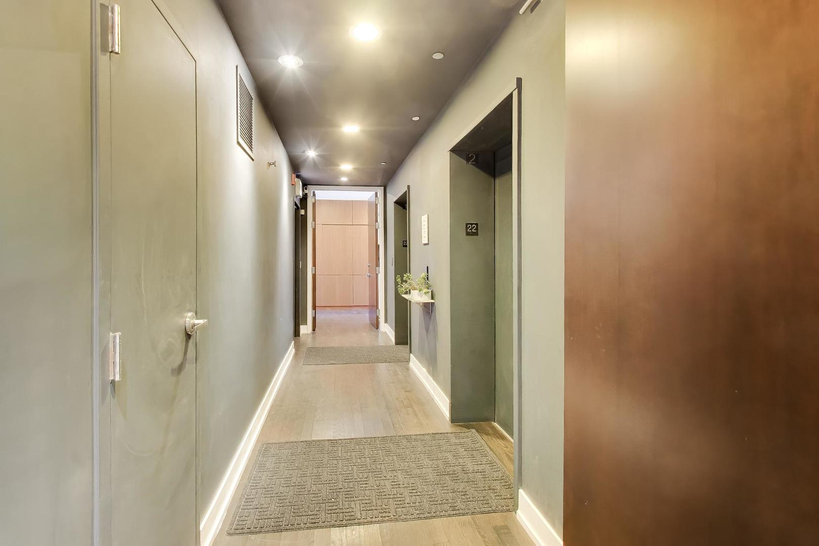 110 W SUPERIOR Street 2200
