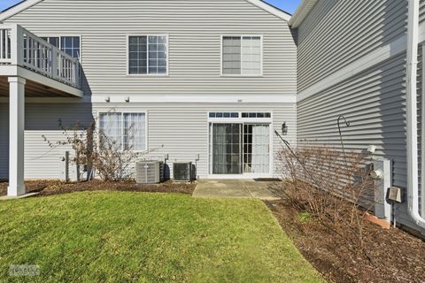 Tiny photo for 397 Cascade Lane #397, Oswego, IL 60543 (MLS # 12546028)