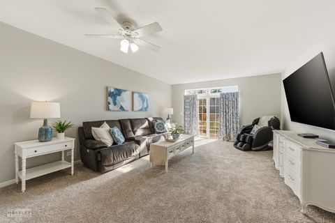 Tiny photo for 397 Cascade Lane #397, Oswego, IL 60543 (MLS # 12546028)