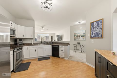 Tiny photo for 397 Cascade Lane #397, Oswego, IL 60543 (MLS # 12546028)