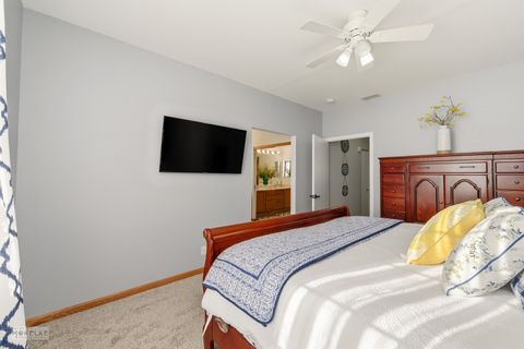 Tiny photo for 397 Cascade Lane #397, Oswego, IL 60543 (MLS # 12546028)