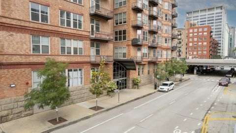 Tiny photo for 500 S CLINTON Street #817, Chicago, IL 60607 (MLS # 12529344)