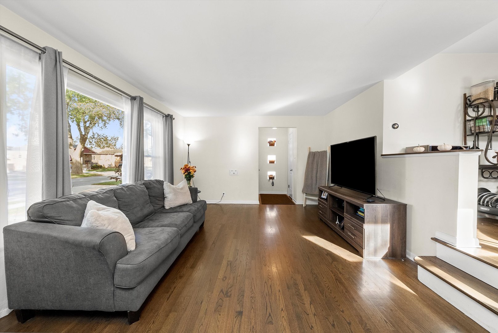 10429 S Keeler Avenue