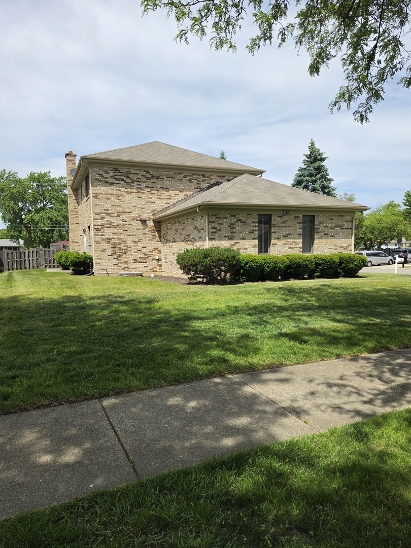 736 Yorkshire Lane