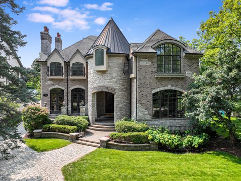 712 E Hillside Road Naperville IL 60540