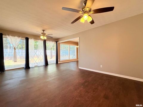 Tiny photo for 30 Red Bud Road, Harrisburg, IL 62946 (MLS # EB459684)