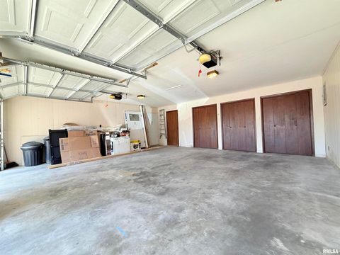 Tiny photo for 30 Red Bud Road, Harrisburg, IL 62946 (MLS # EB459684)