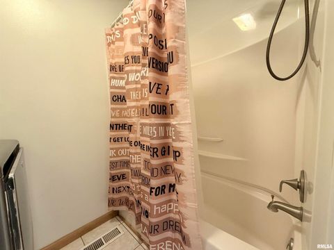 Tiny photo for 30 Red Bud Road, Harrisburg, IL 62946 (MLS # EB459684)